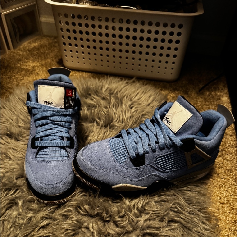 Jordan 4 Retro University Blue Woman’s 8 GS size 6.5